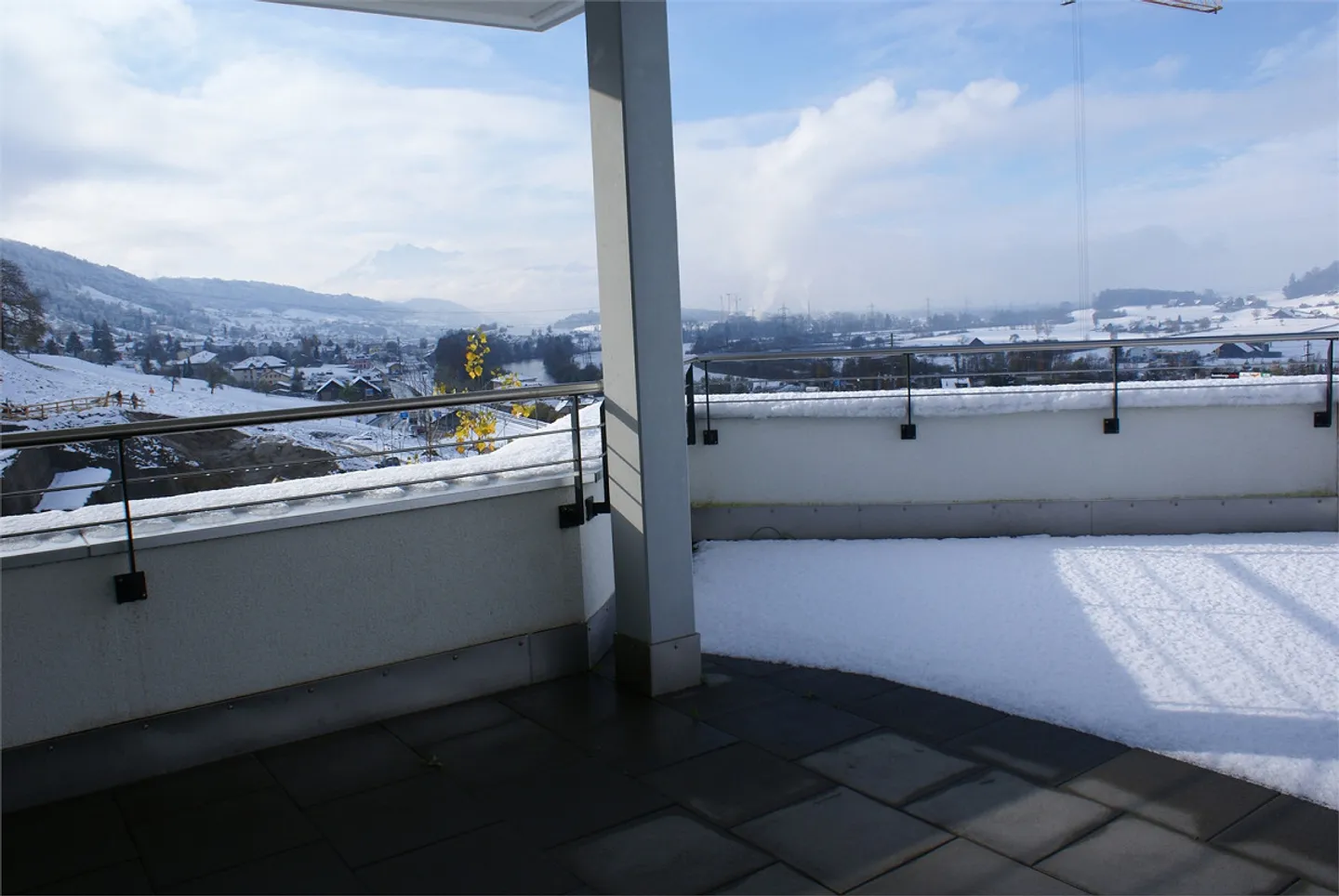 Geräumige Attikawohnung mit Terrasse - Foto 5 von 16