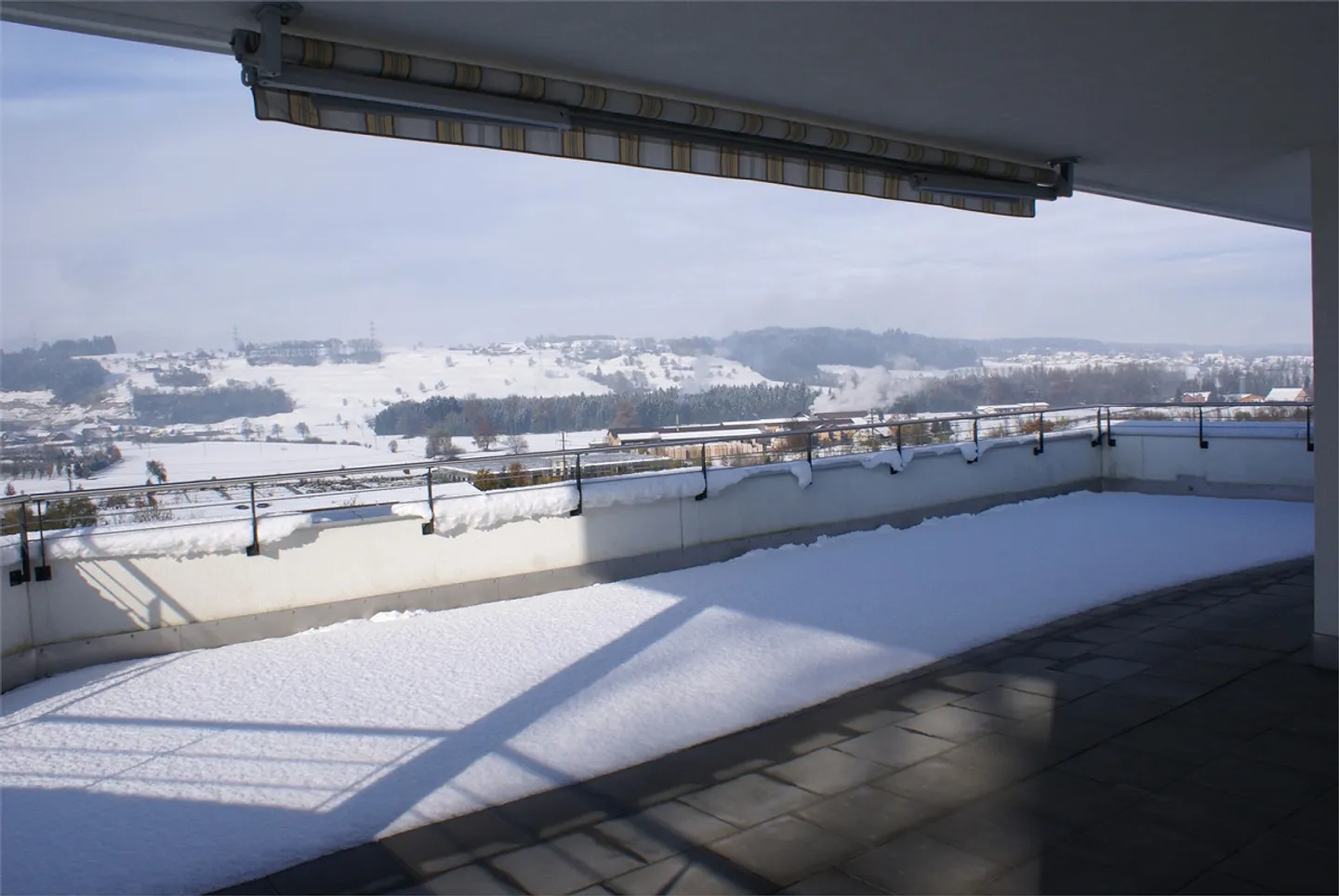 Geräumige Attikawohnung mit Terrasse - Foto 4 von 16