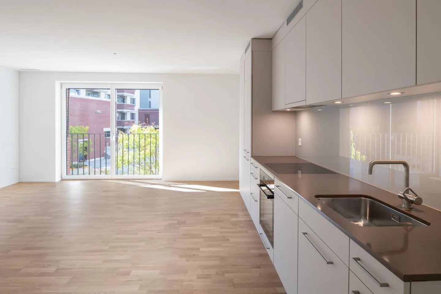Modern 2.5-room apartment at the edge of the forest - Photo 3 of 5