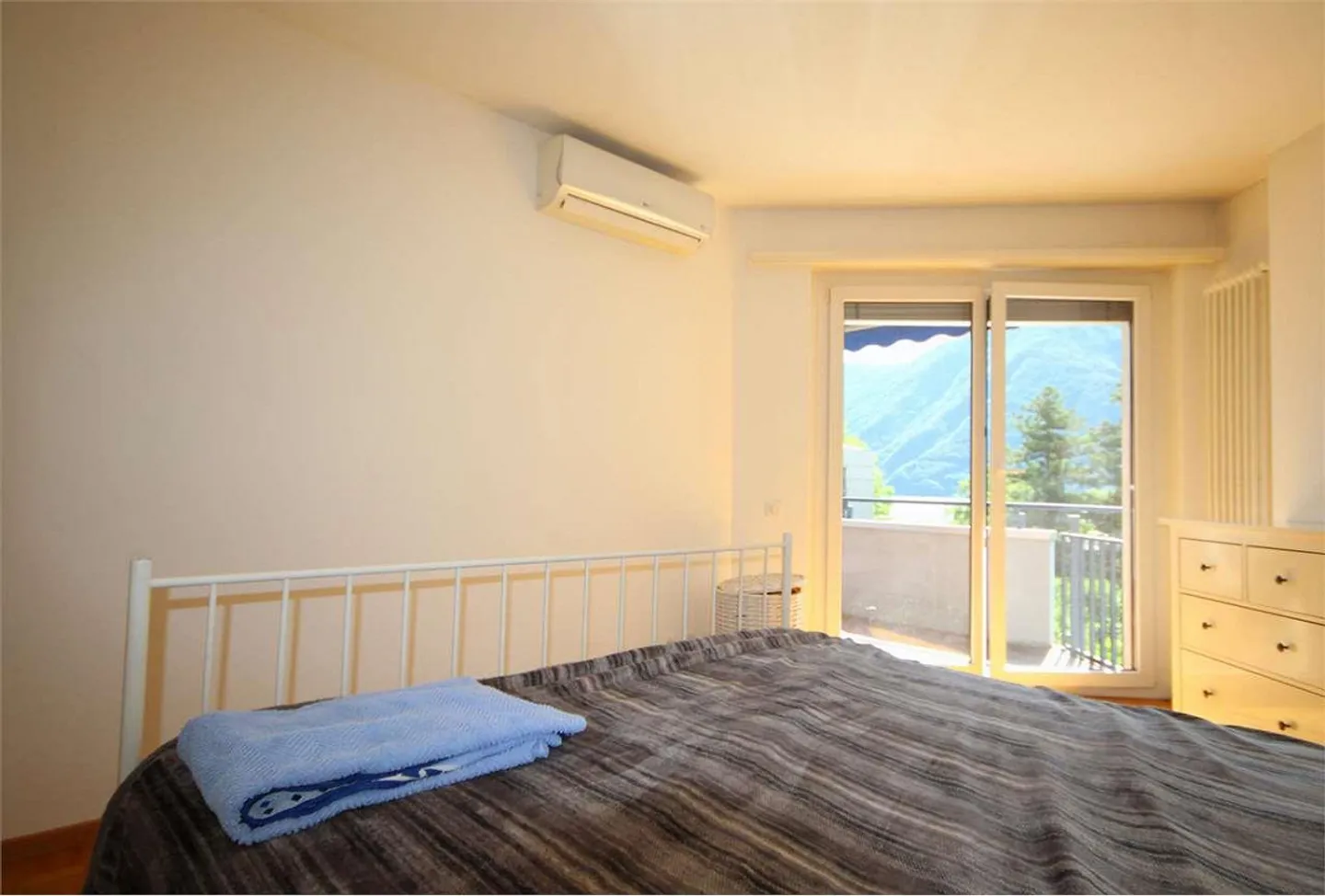 Appartamento in prima fila sul lago. Seconda residenza - Foto 2 di 4