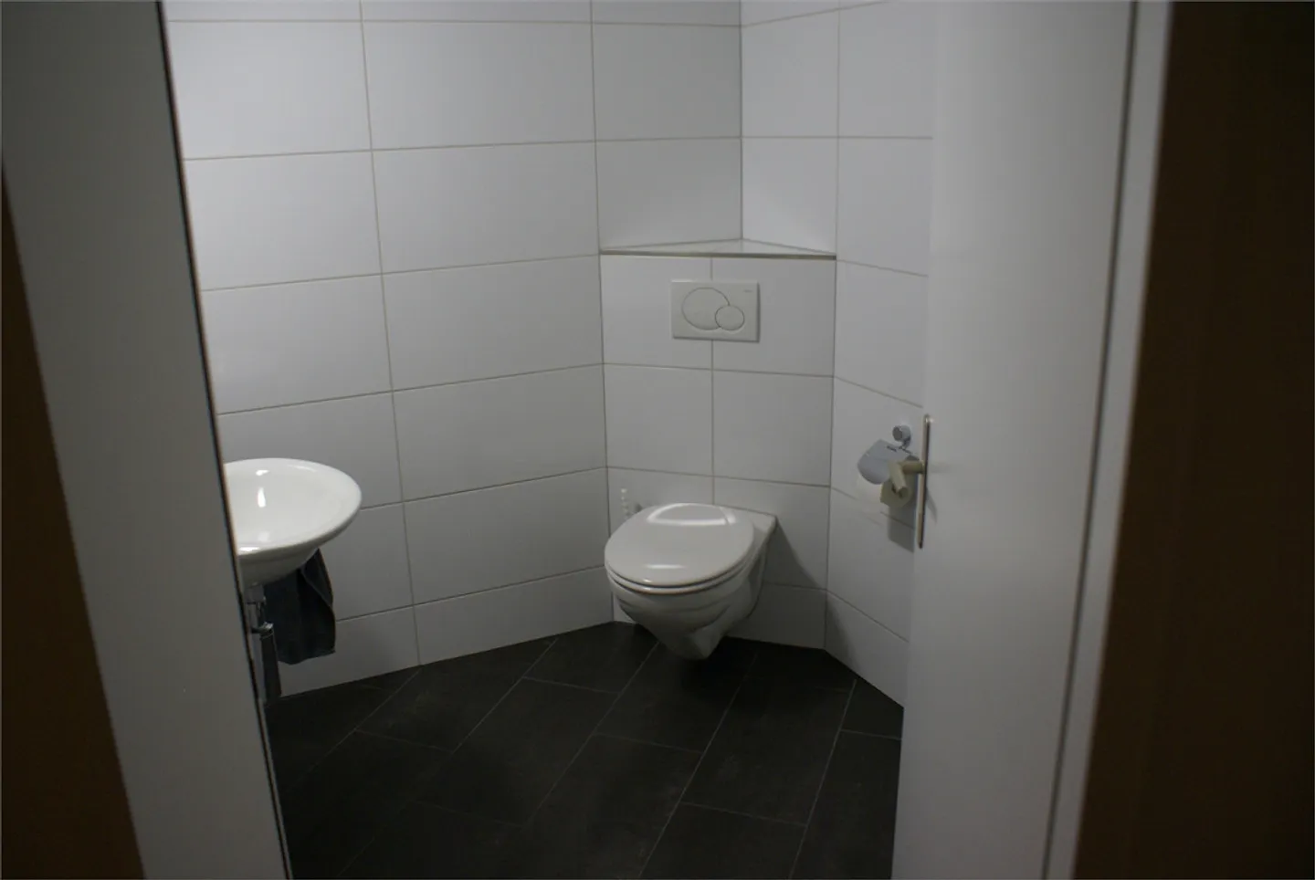 Geräumige Attikawohnung mit Terrasse - Foto 10 von 16