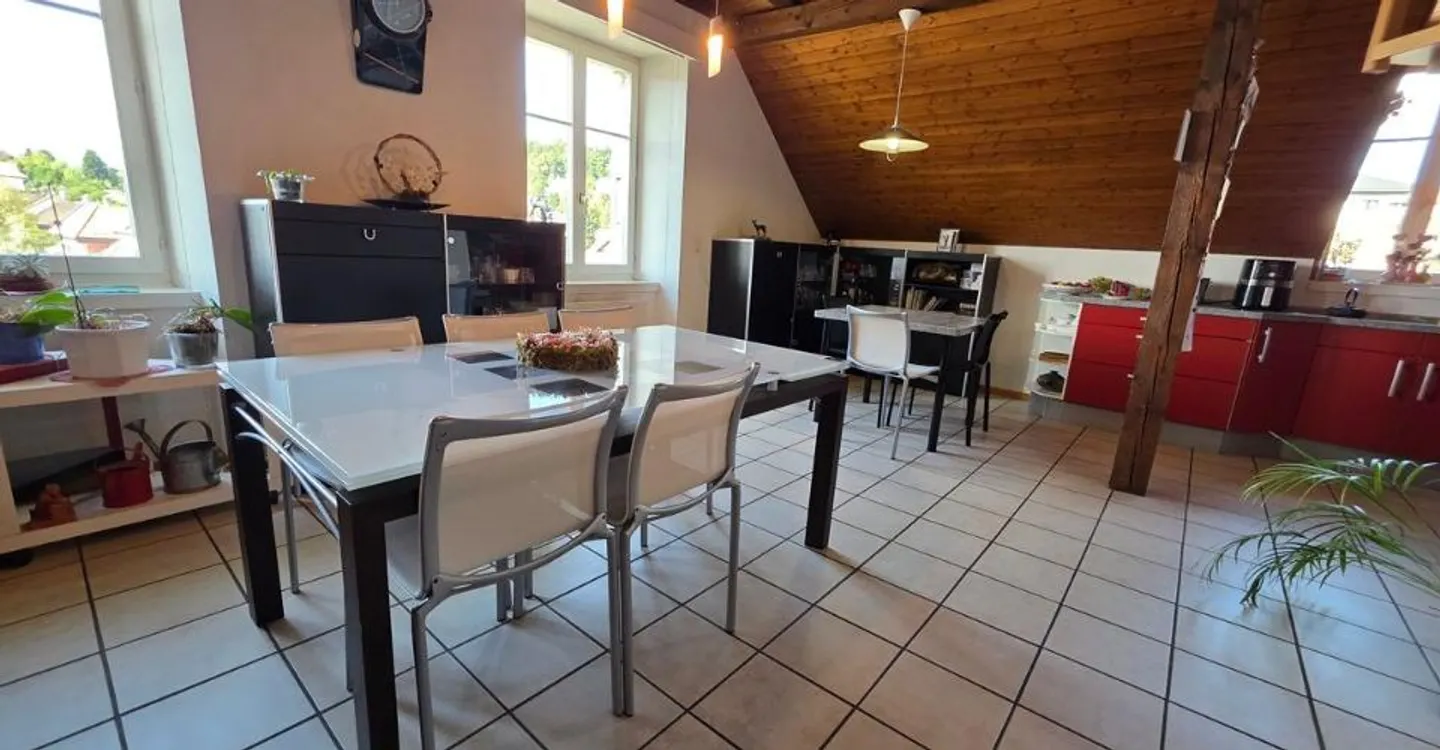 Appartement spacieux avec vue - Photo 3 sur 11