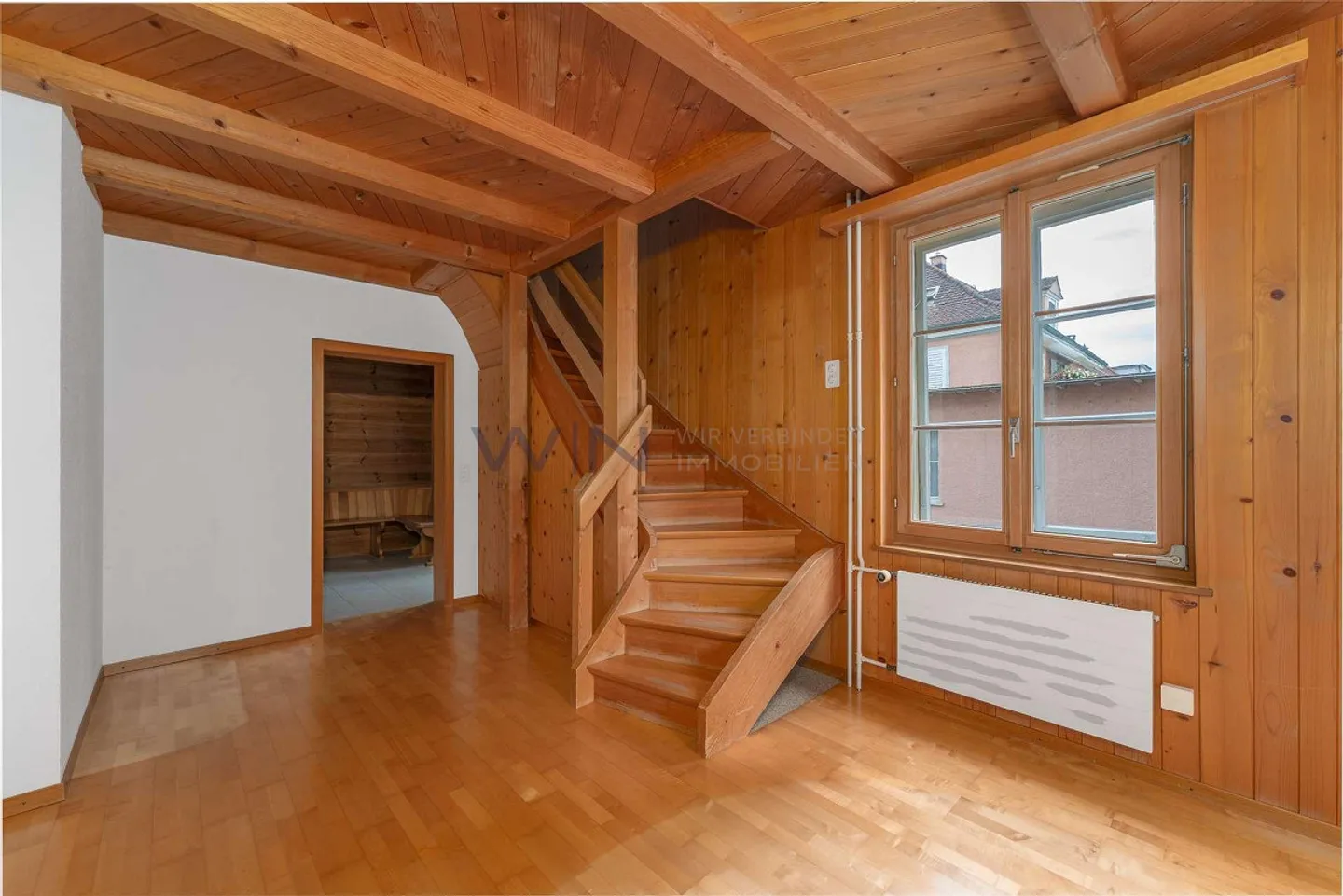 Elegant Townhouse - Photo 8 of 13