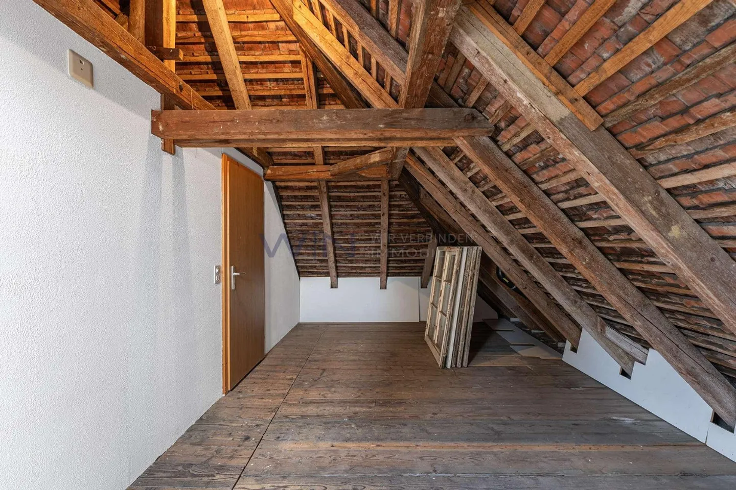 Elegant Townhouse - Photo 10 of 13