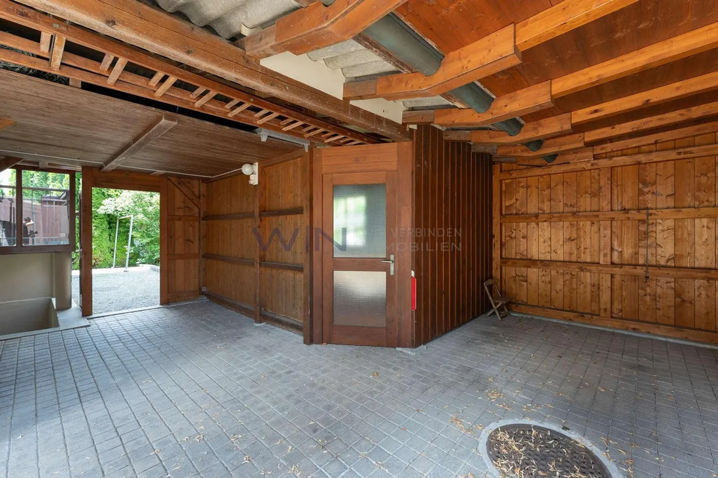 Elegant Townhouse - Photo 11 of 13
