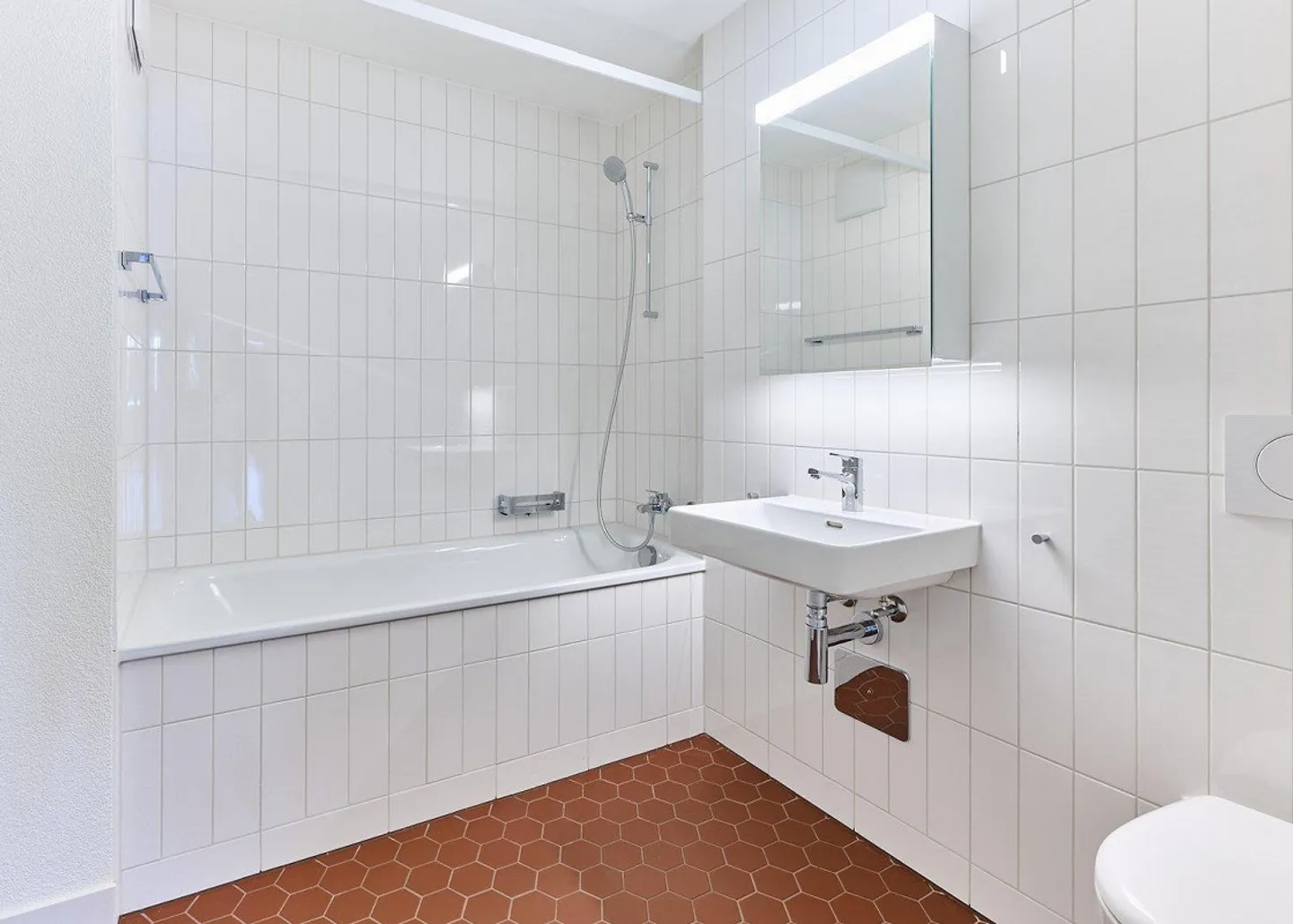 First Rental - Exclusive 4.5-Room Apartment in Zurich Wollishofen - Photo 4 of 5