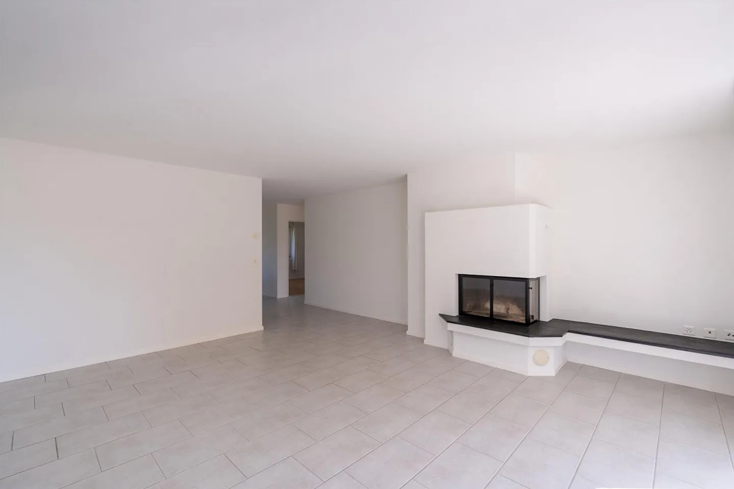 Helle 4.5-Zimmer-Wohnung mit Balkon - Foto 3 von 15