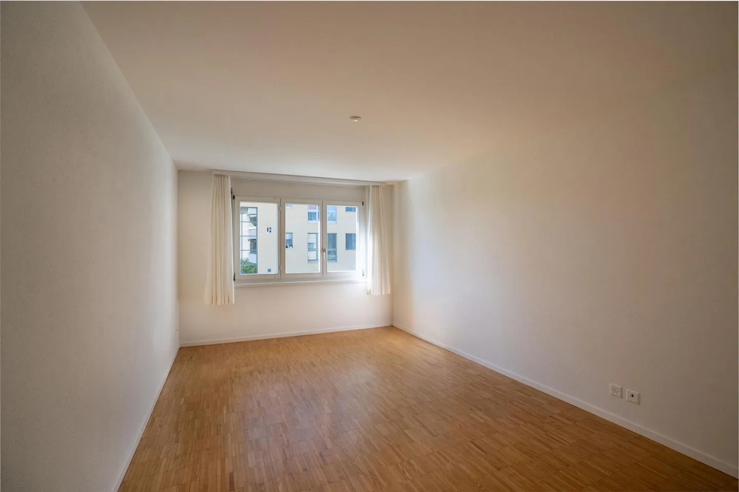 Helle 4.5-Zimmer-Wohnung mit Balkon - Foto 6 von 15