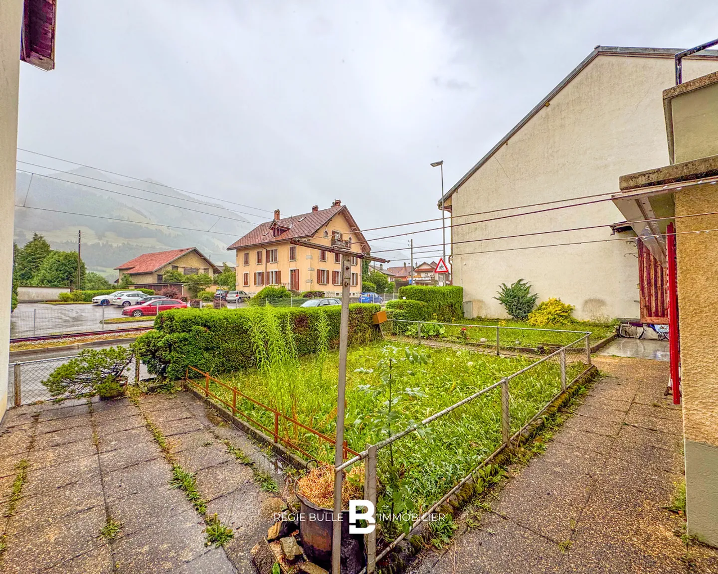 Haus im Dorfstil in Neirivue - Ideales Potenzial für Renovierung! - Foto 4 von 9