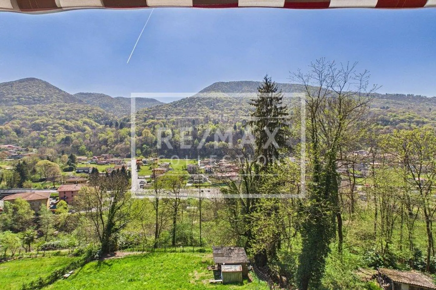 Casa con grande terreno edificabile in posizione soleggiata - Foto 6 di 13