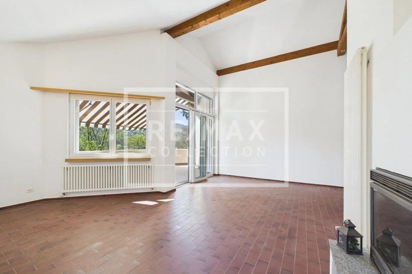 Casa con grande terreno edificabile in posizione soleggiata - Foto 11 di 13