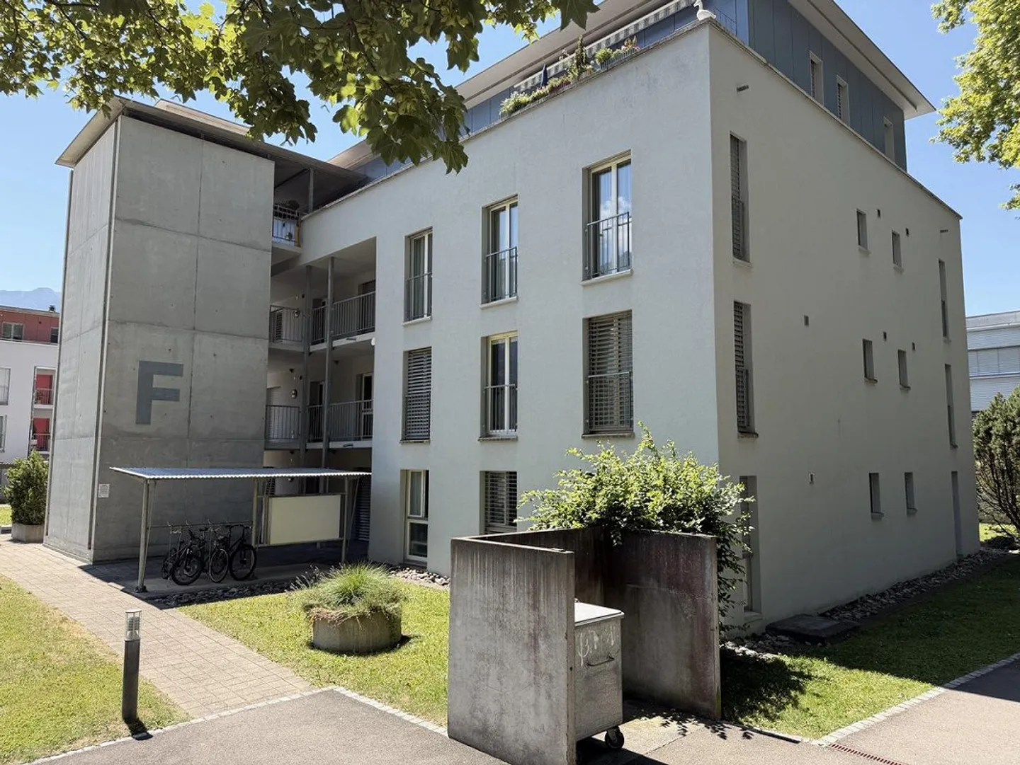 Bright, quiet apartment in ideal proximity to the train station - Photo 3 of 21