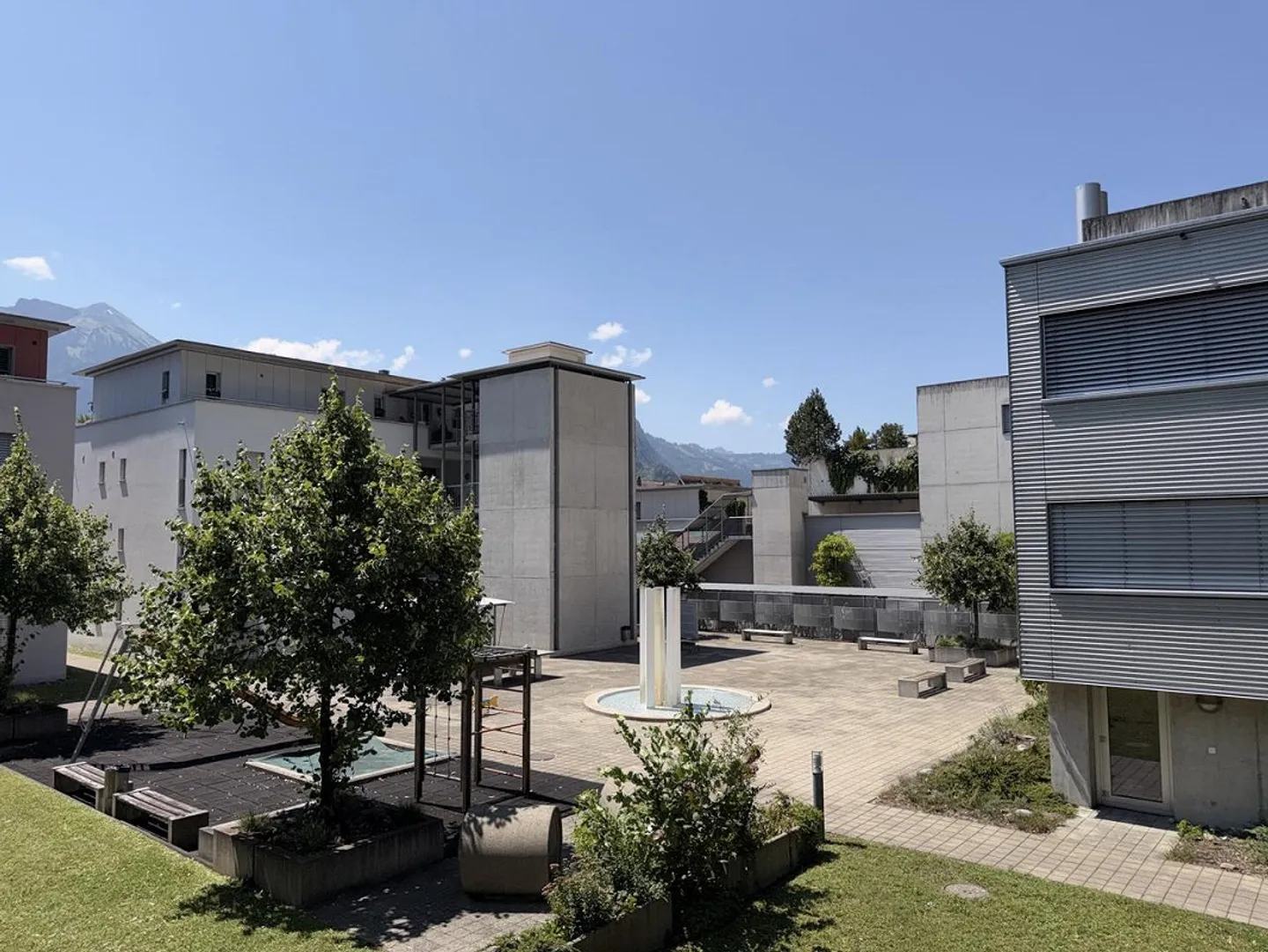 Bright, quiet apartment in ideal proximity to the train station - Photo 7 of 21