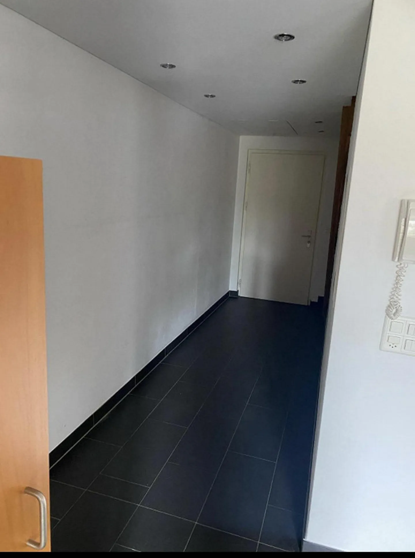 Appartamento duplex 2,5 locali con grande terrazza - disponibile immediatamente - Foto 13 di 13