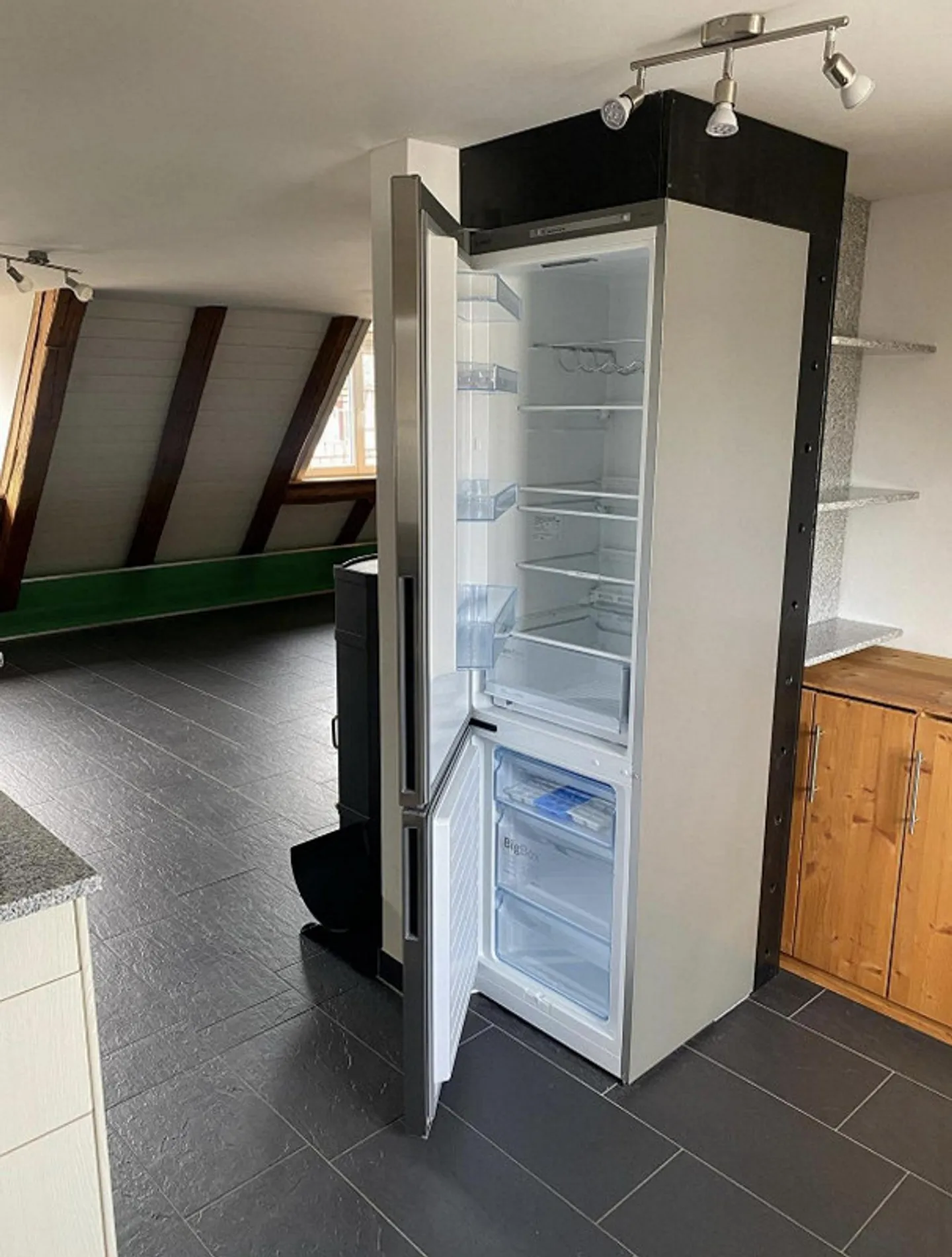 Appartamento duplex 2,5 locali con grande terrazza - disponibile immediatamente - Foto 11 di 13
