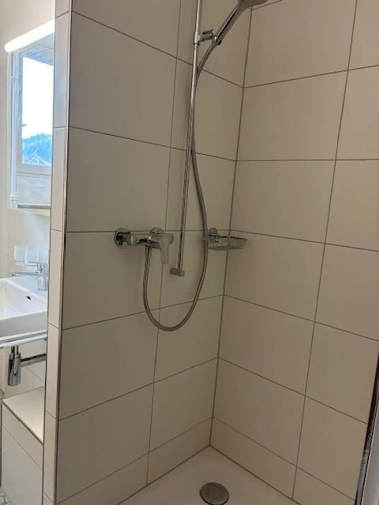 Appartamento ristrutturato in un vecchio edificio - Foto 3 di 6