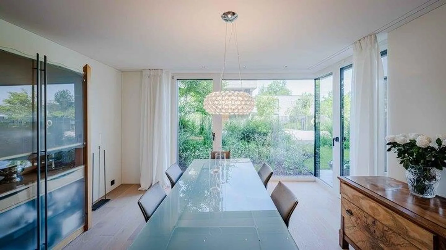 MODERN ELEGANCE BY THE LAKE - 2024 BUILT DESIGN APARTMENT IN LACHEN - Photo 4 of 8