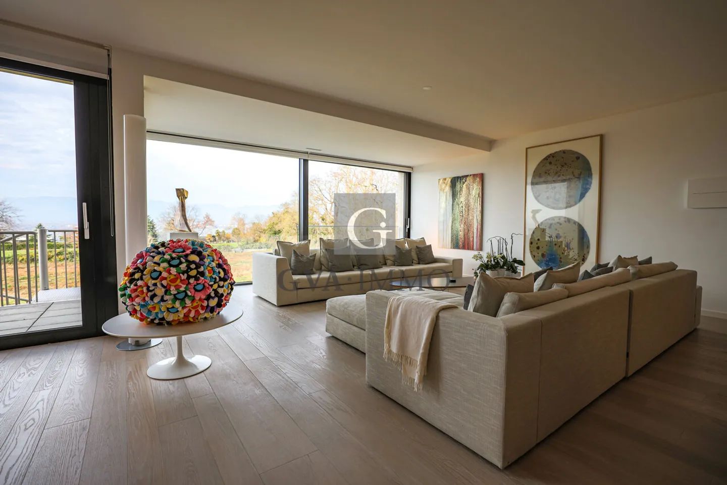 Superbe moderne Wohnung mit Panoramablick auf die Landschaft - Foto 1 von 8