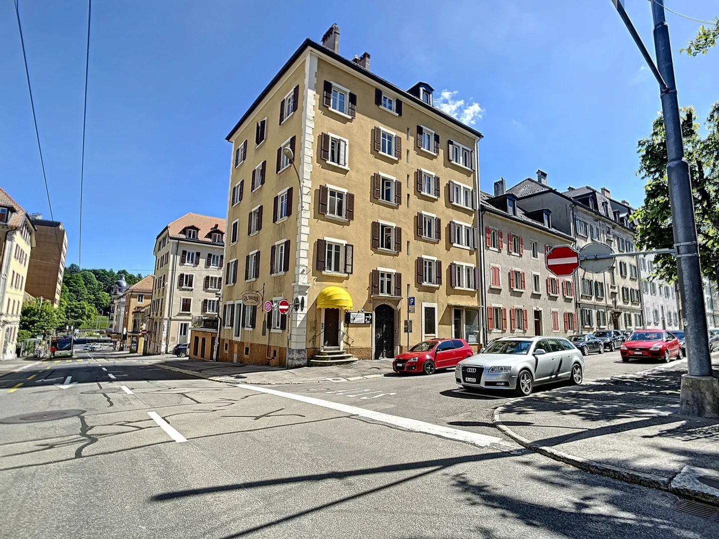 Mietgebäude - Foto 1 von 10