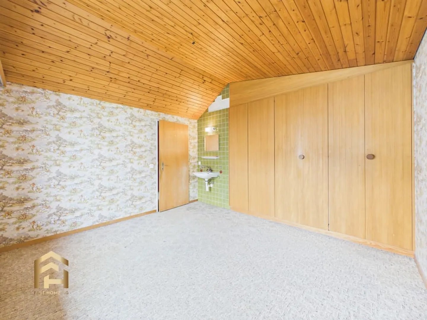 Charming Single-Family Home with Conservatory and Plenty of Surroundings - Photo 11 of 13