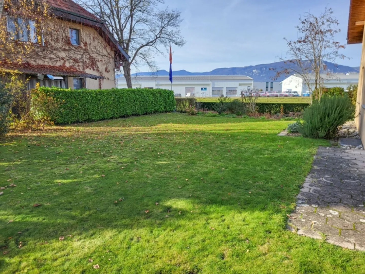 Attractive Single-Family Home - Quiet and Family-Friendly - Photo 4 of 13