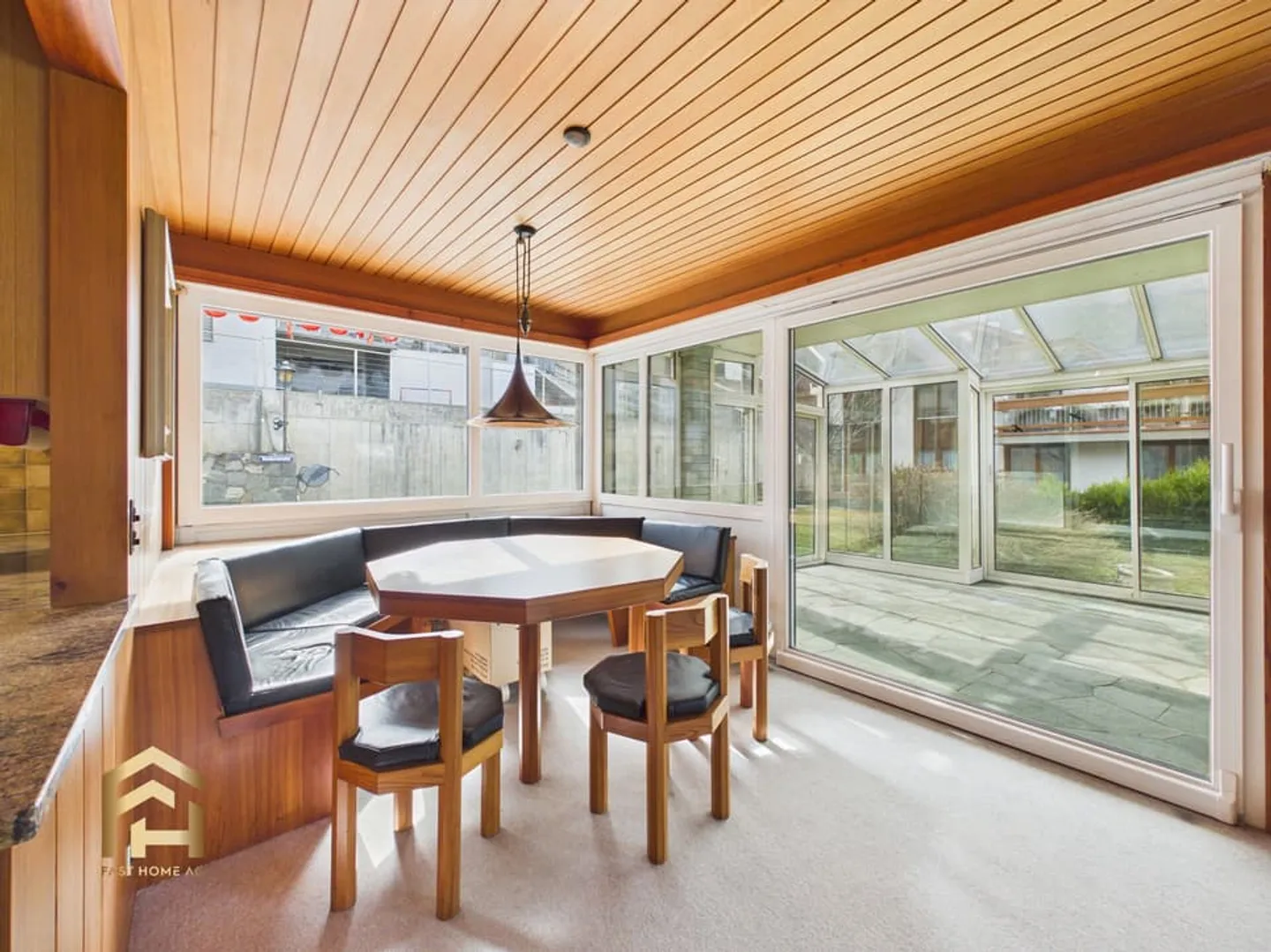 Charming Single-Family Home with Conservatory and Plenty of Surroundings - Photo 3 of 13