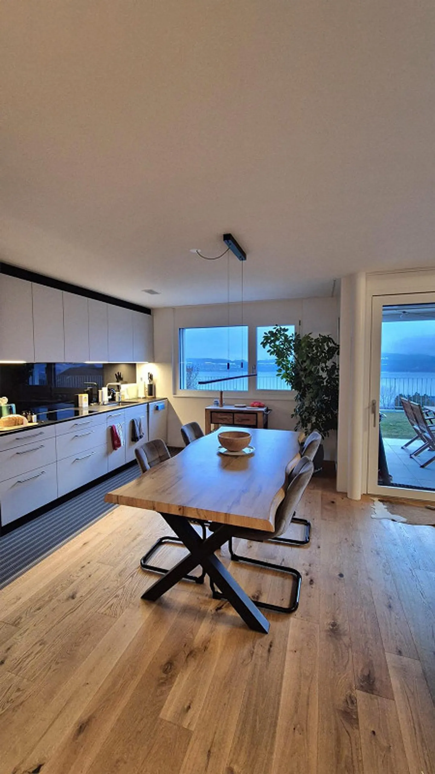 Appartement moderne de 3,5 pièces neuf avec vue sur le lac à Hilterfingen - Photo 2 sur 10