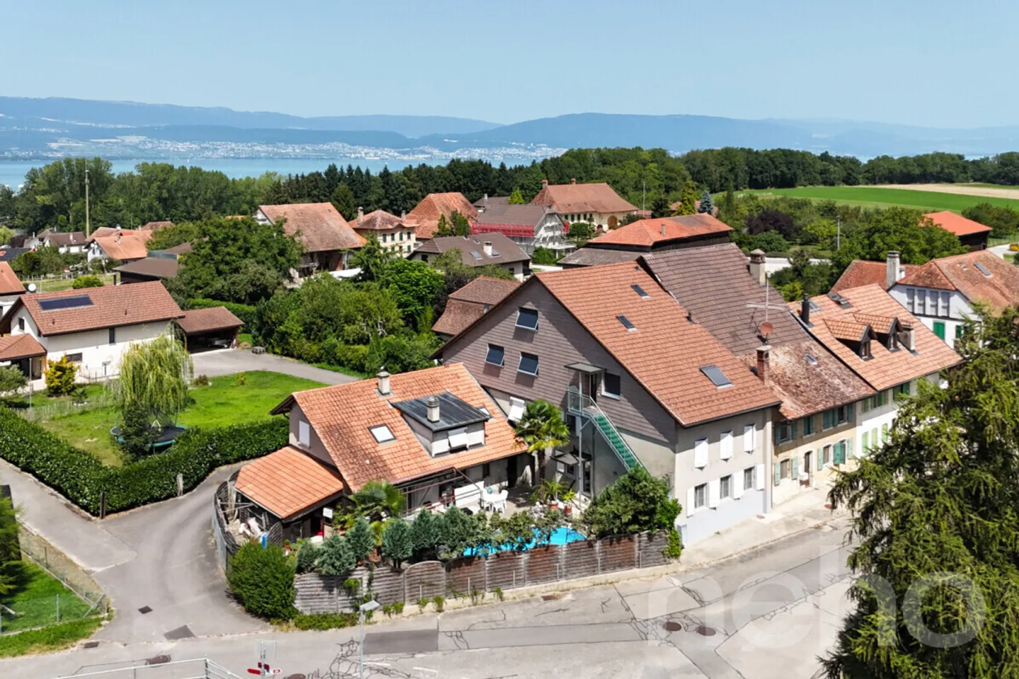 Proprietà rara che unisce pace, luce naturale e potenziale a Chevroux - Foto 2 di 12