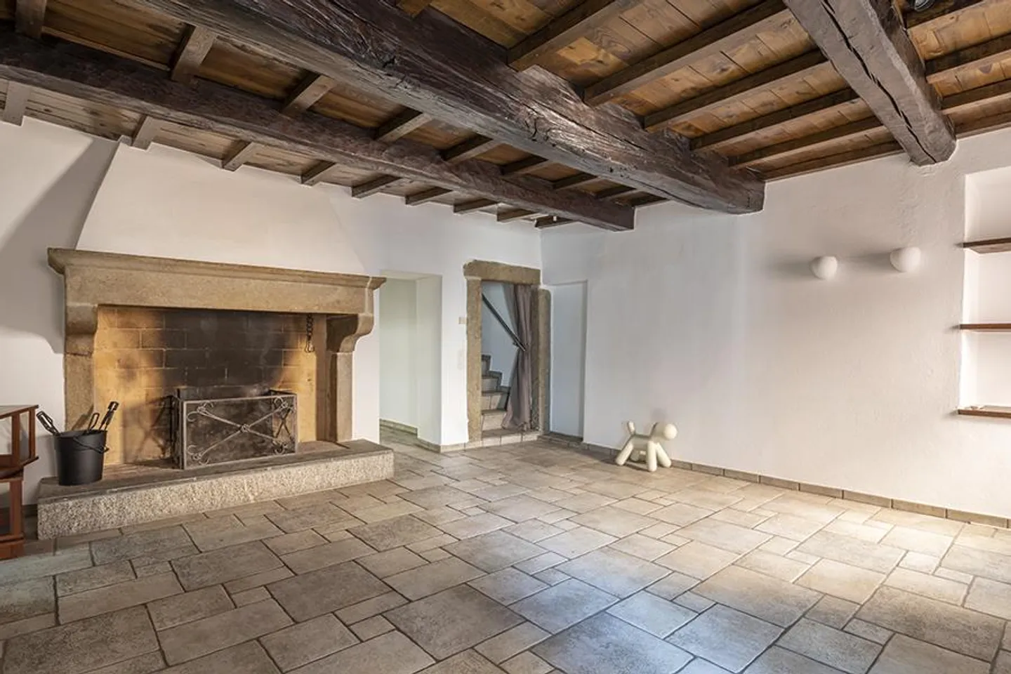 4.5-ROOM SINGLE-FAMILY HOUSE IN CADRO - Photo 1 of 16