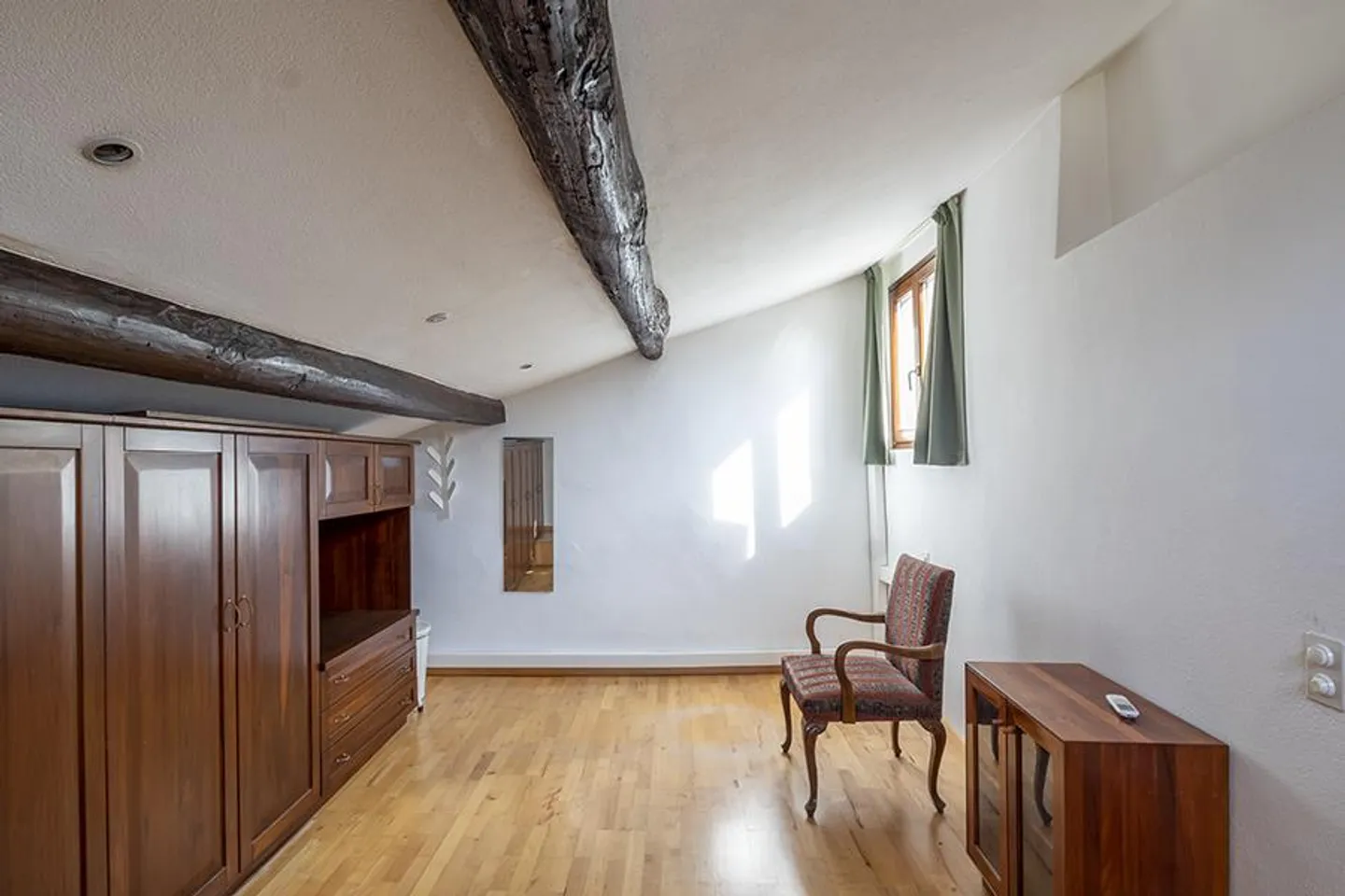 4.5-ROOM SINGLE-FAMILY HOUSE IN CADRO - Photo 11 of 16