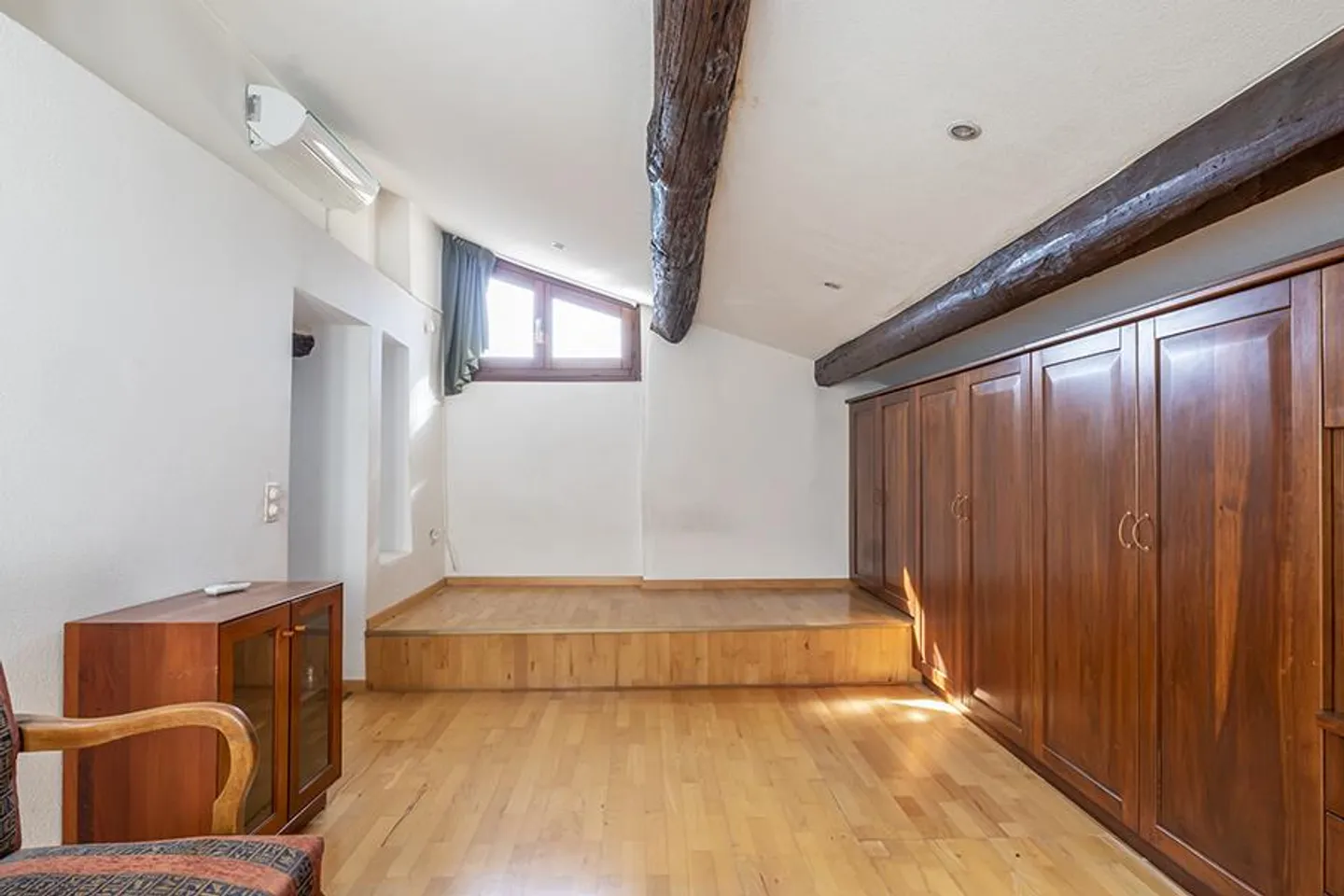 4.5-ROOM SINGLE-FAMILY HOUSE IN CADRO - Photo 13 of 16