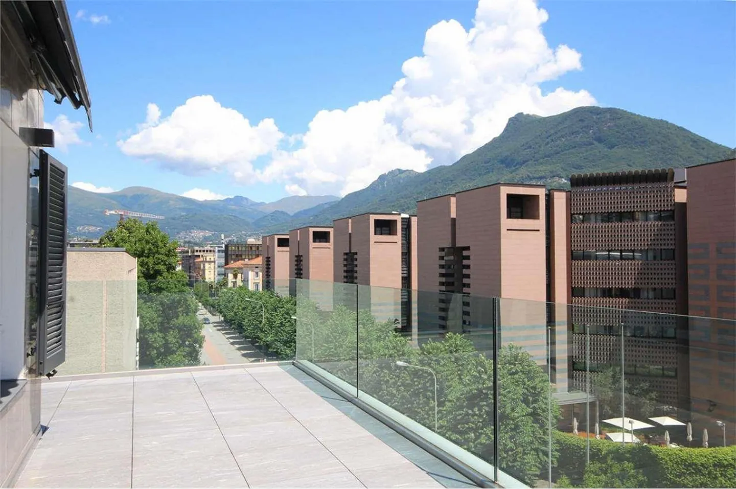 Luminoso moderno attico di 3,5 loc. in centro città - Foto 1 di 12