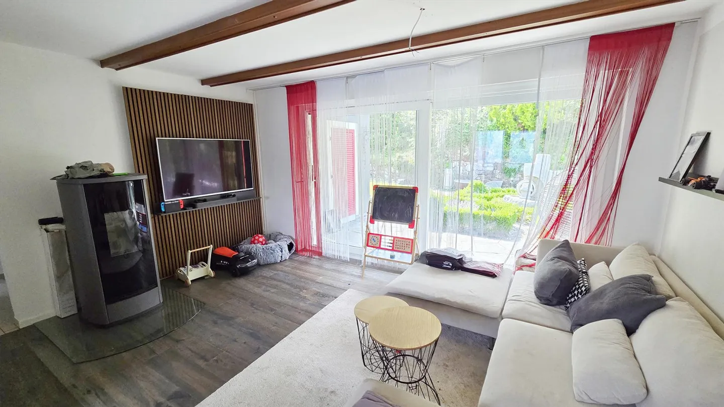 Casa unifamiliare indipendente con vista mozzafiato sul lago di Walen e bellissimo giardino - Foto 3 di 20