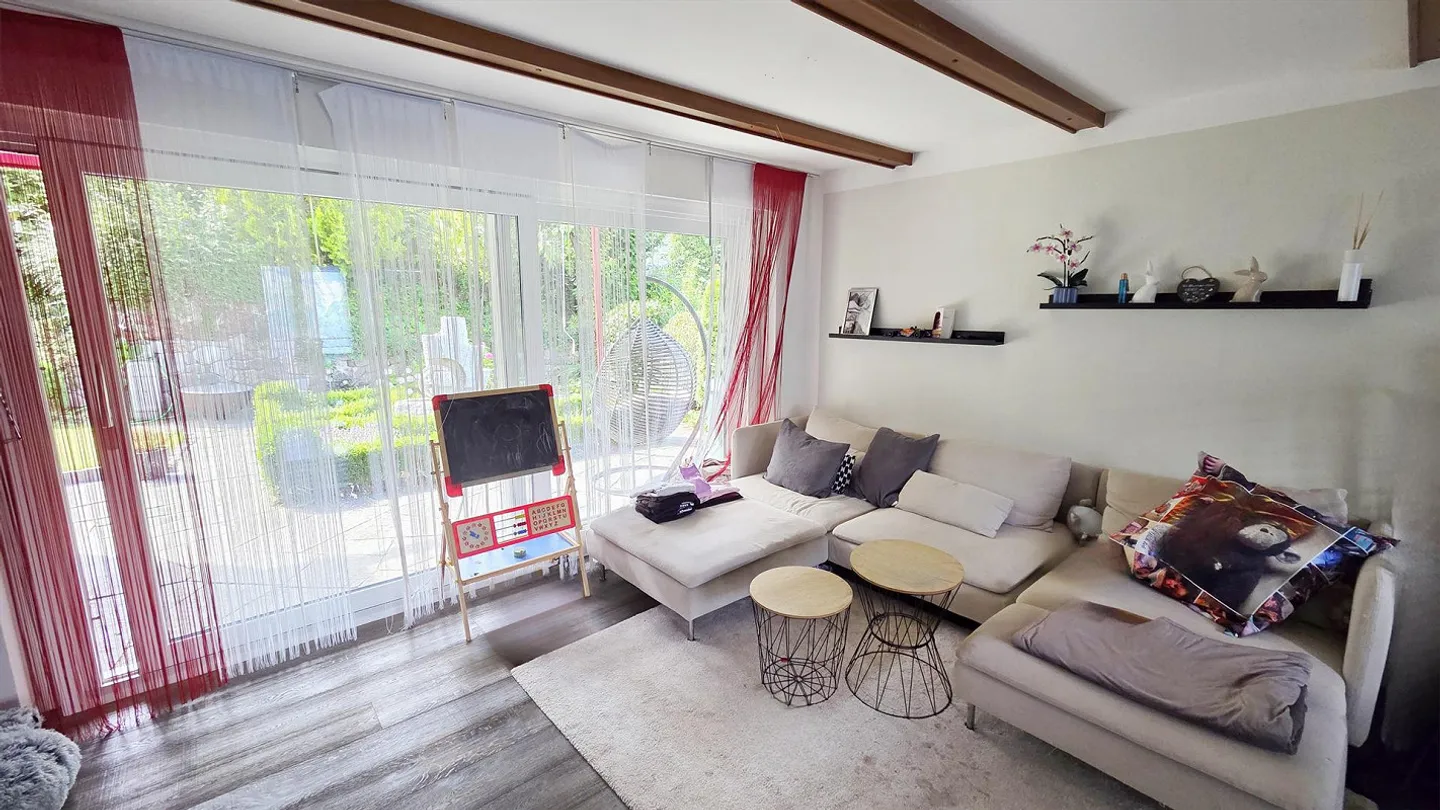 Casa unifamiliare indipendente con vista mozzafiato sul lago di Walen e bellissimo giardino - Foto 12 di 20