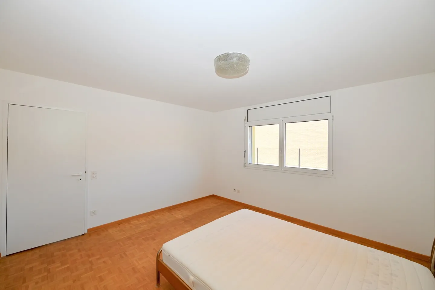 Bright Apartment with Private Garden in a Two-Family House - Photo 9 of 14