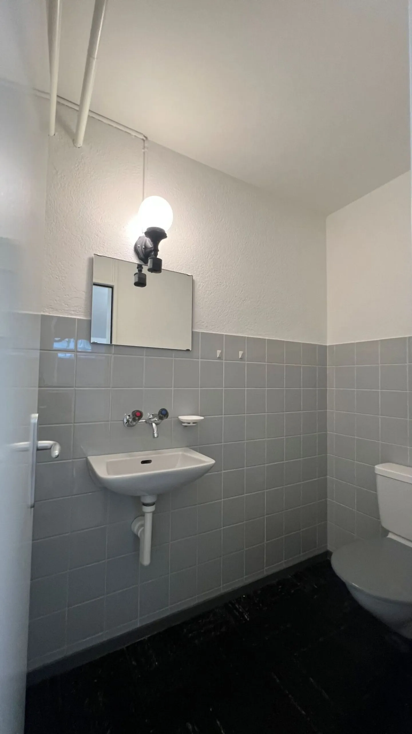 grand atelier / salle de loisirs - Photo 4 sur 6
