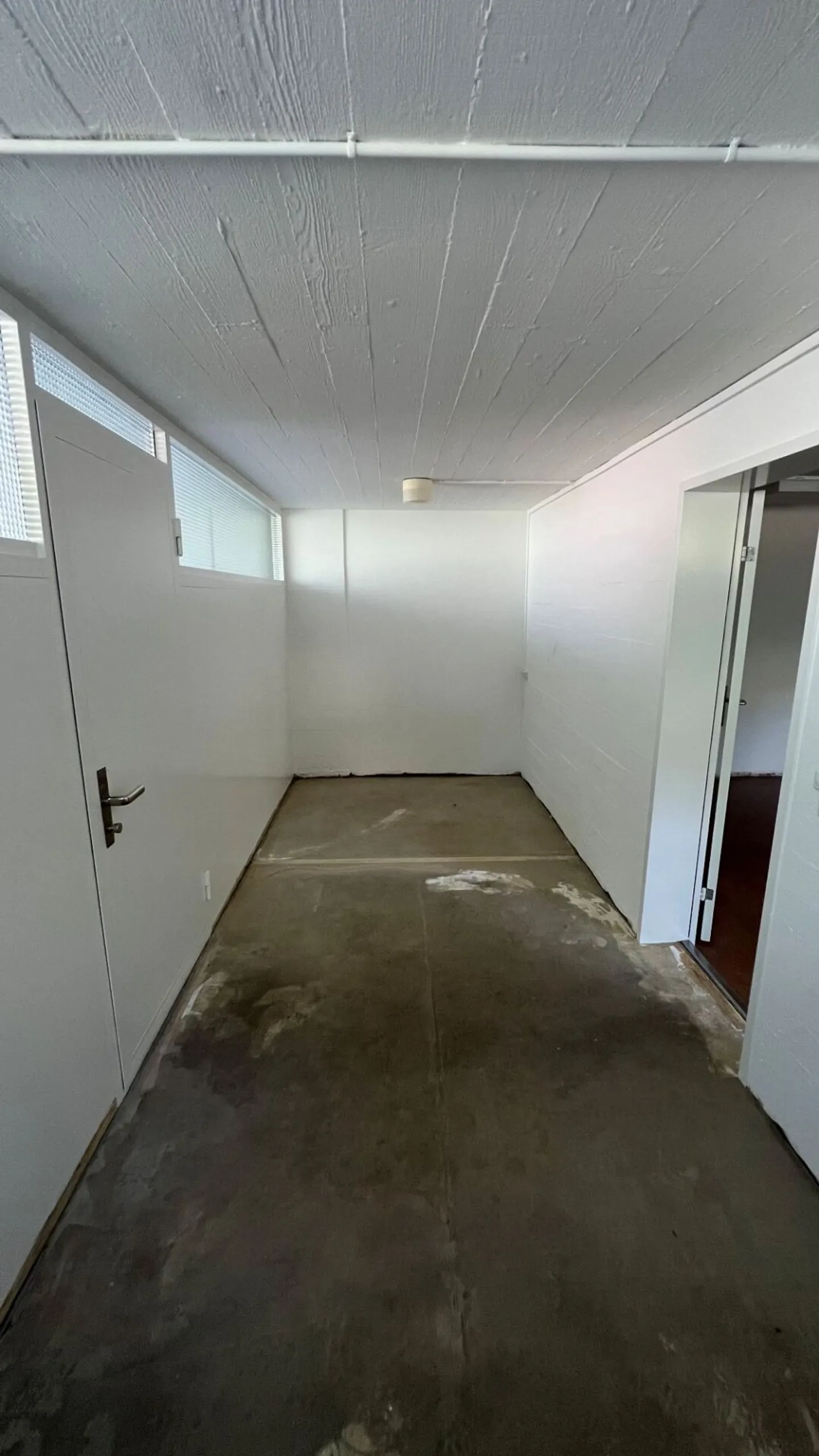 grand atelier / salle de loisirs - Photo 5 sur 6