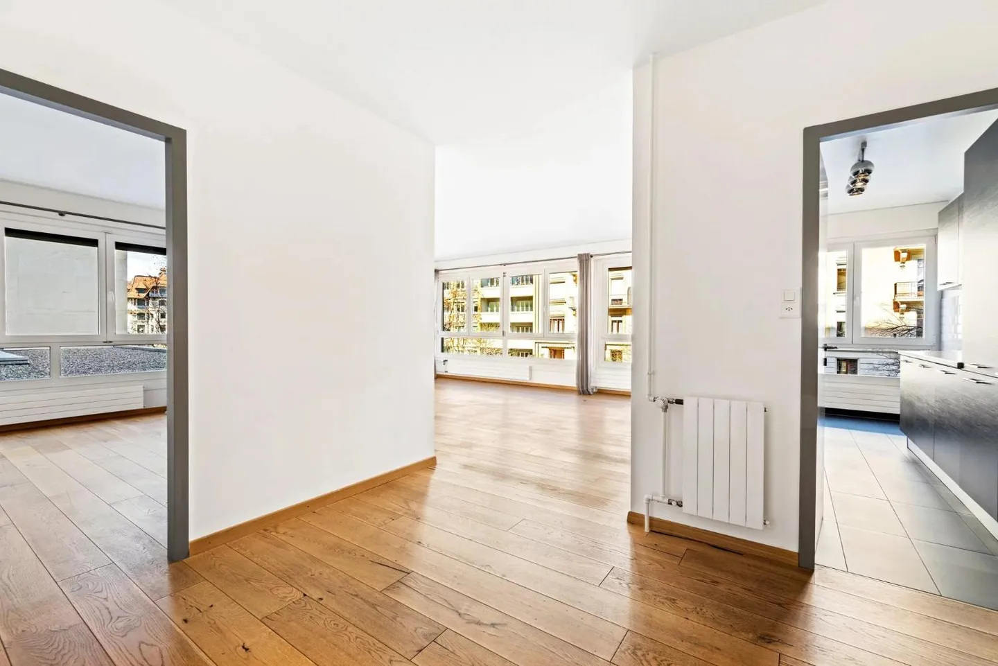 5-room apartment - Photo 1 of 9