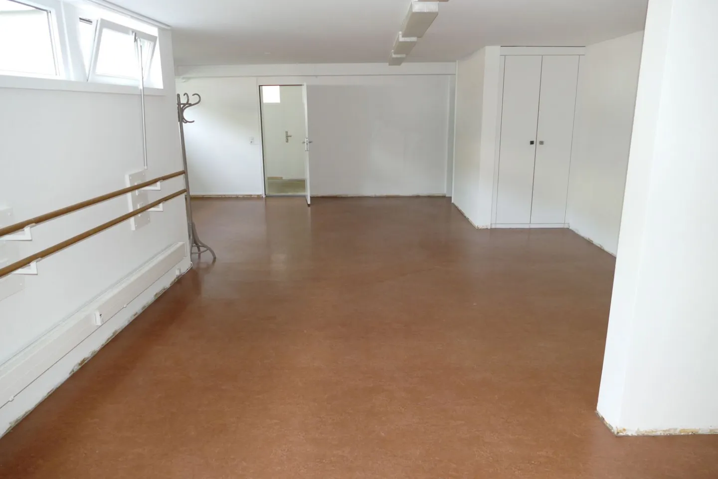 grand atelier / salle de loisirs - Photo 2 sur 6