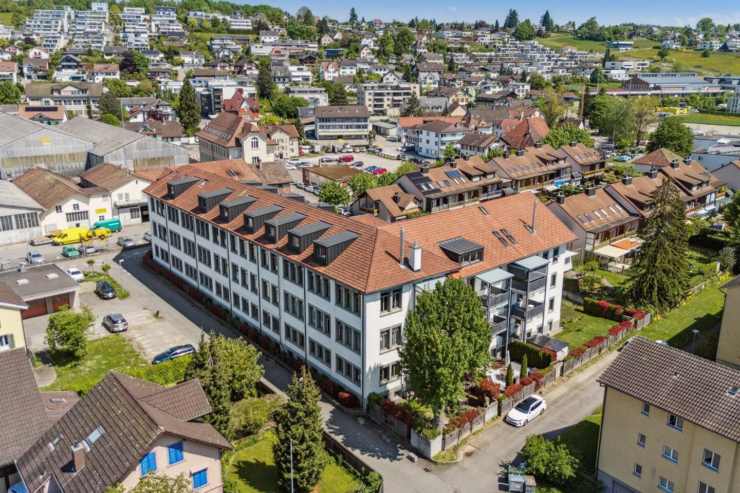 Vivre avec Histoire - Loft-Maisonette avec Jardin dans l'«Ancienne Usine de Chapeaux en Paille» - Photo 3 sur 4