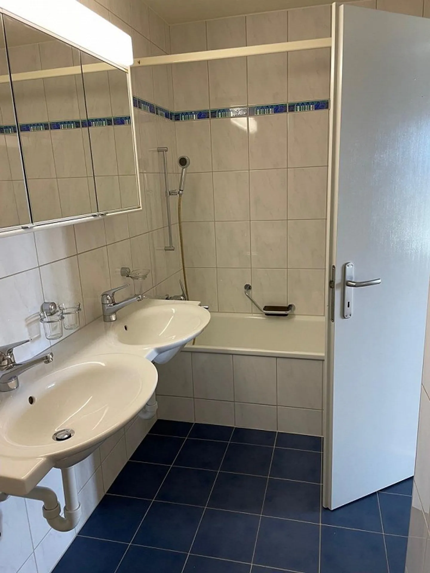 Espace de vie spacieux et confortable - Appartement de 6,5 pièces dans un endroit calme - Photo 5 sur 7