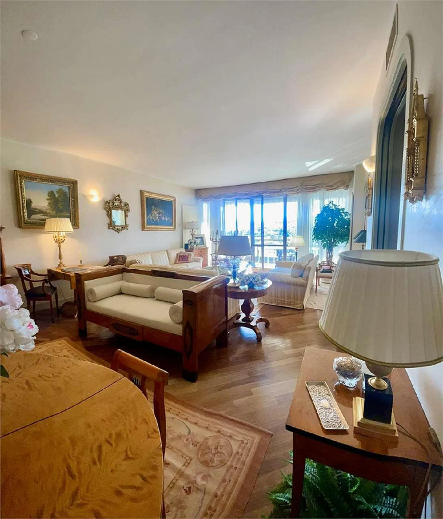 Appartement penthouse prestigieux avec terrasse et vue imprenable sur le lac - Photo 3 sur 13