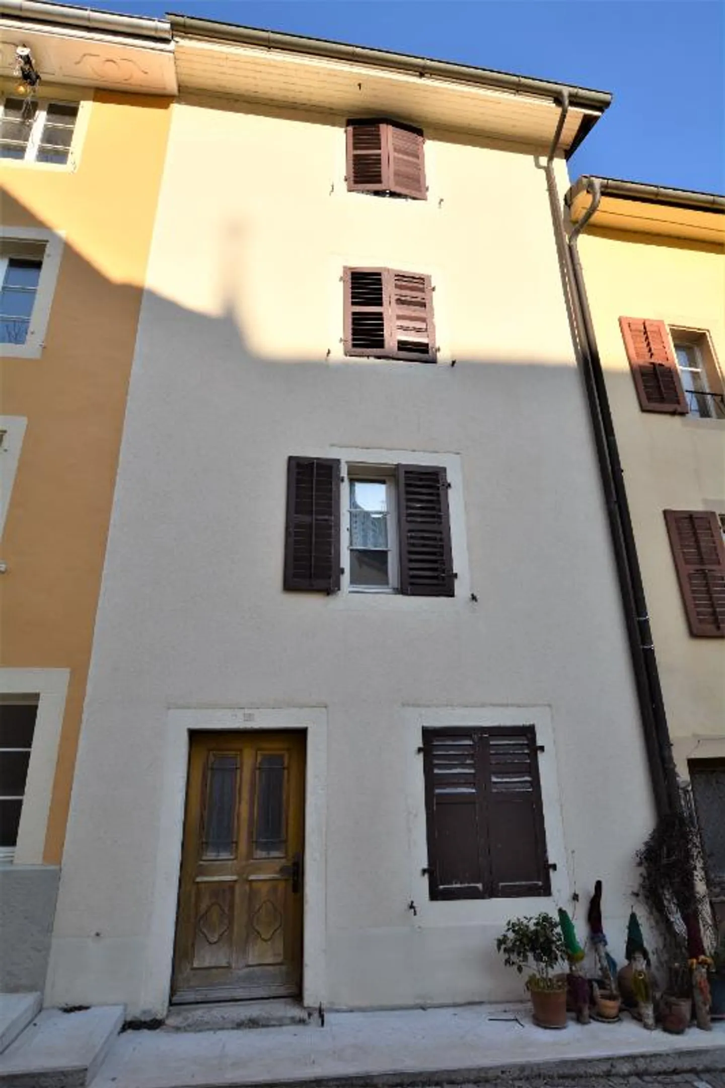 Historic building located in St-Ursanne - Photo 2 of 3