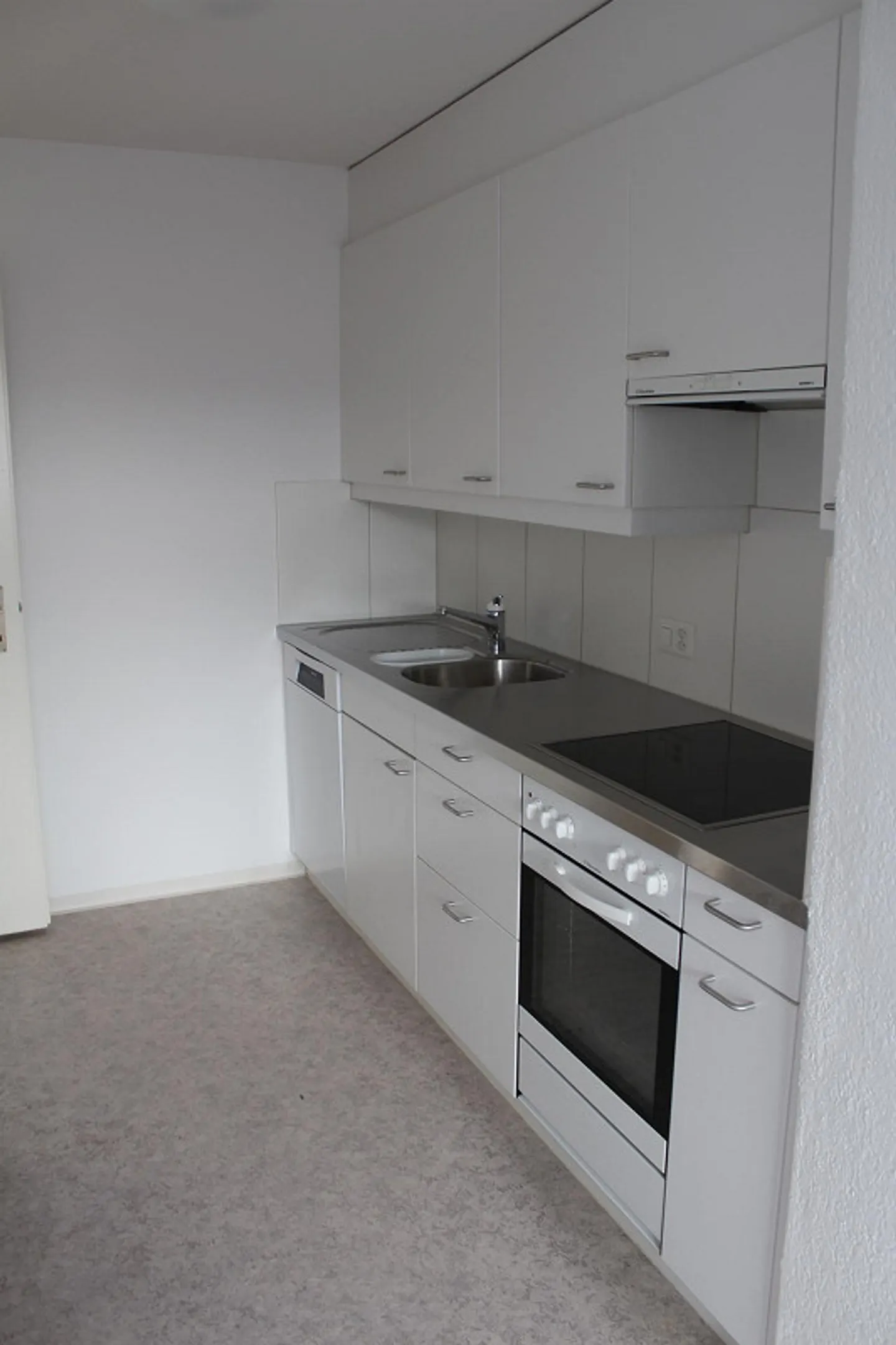 Bell'appartamento di 3,5 stanze a Oberurnen in affitto - Foto 2 di 11