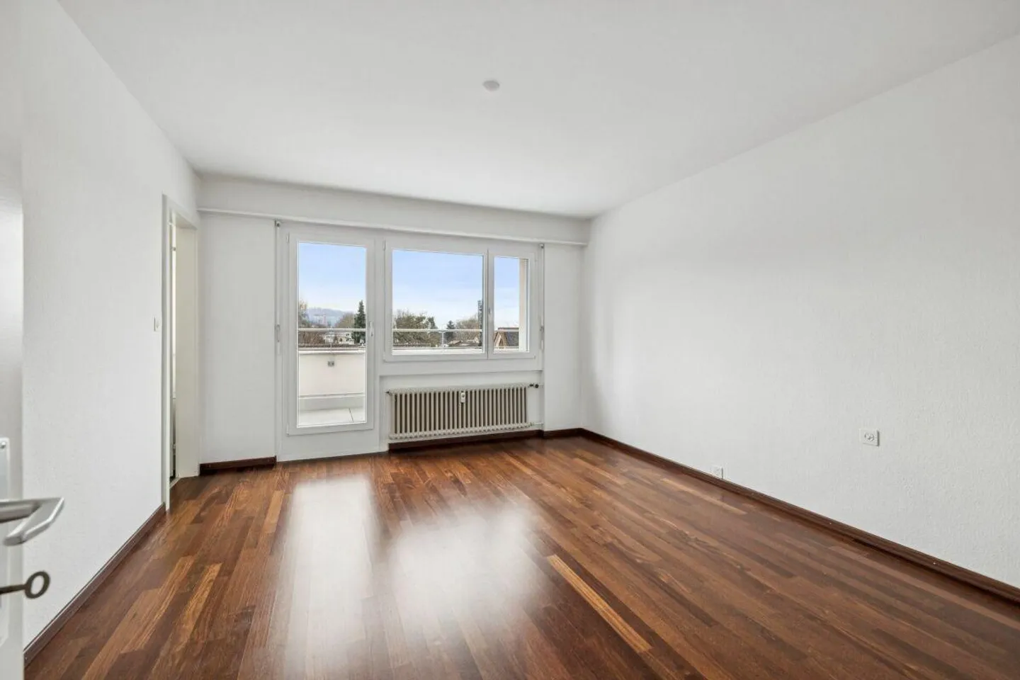 Exclusive and spacious 5 1/2-room attic apartment with 145 m2 terrace - Photo 6 of 10