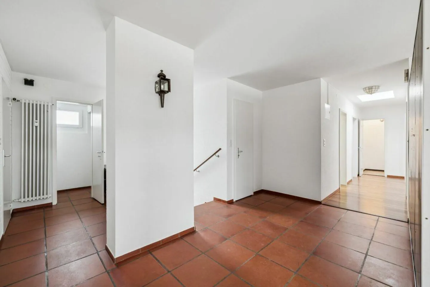 Exclusive and spacious 5 1/2-room attic apartment with 145 m2 terrace - Photo 7 of 10