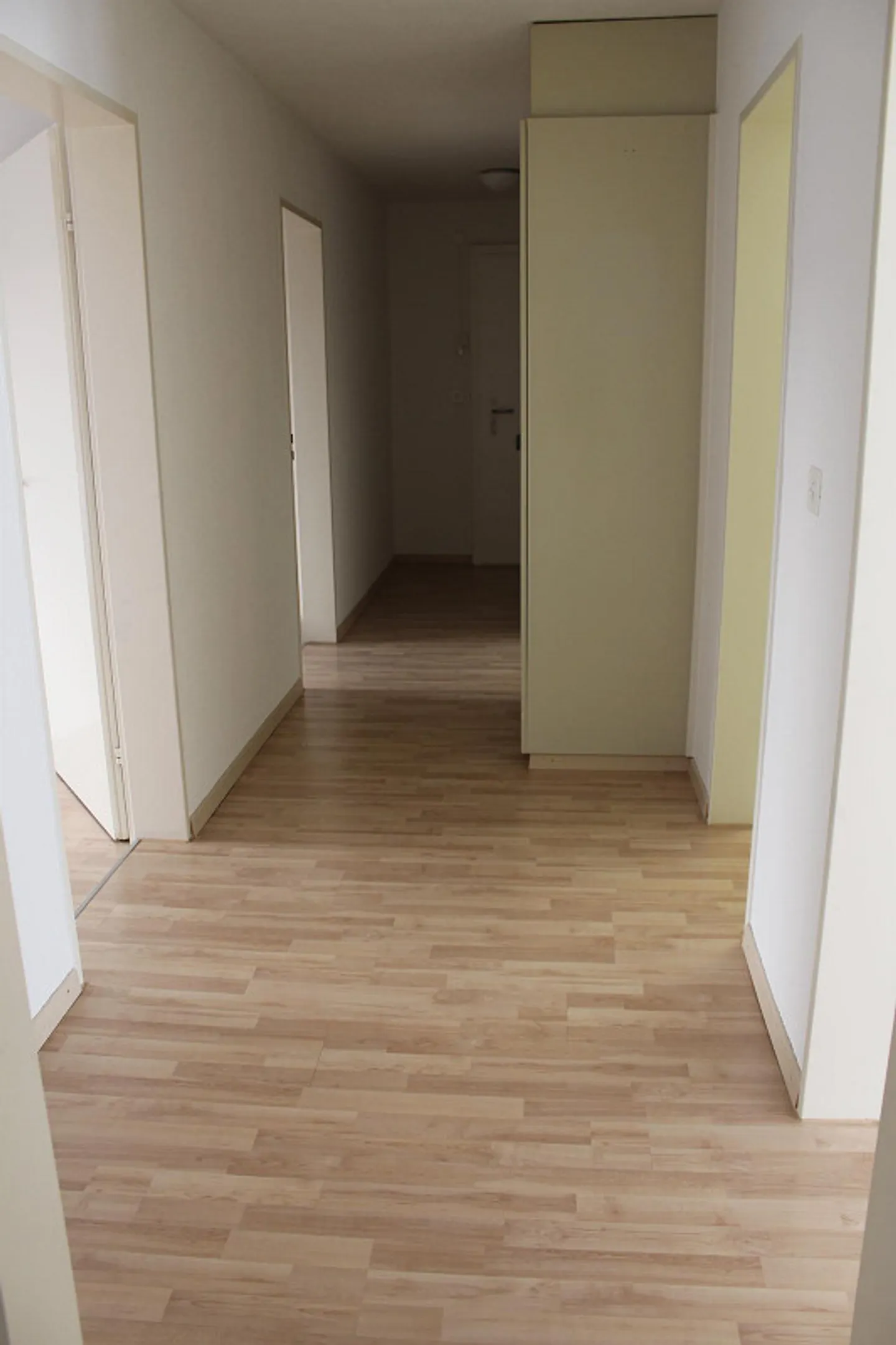 Bell'appartamento di 3,5 stanze a Oberurnen in affitto - Foto 8 di 11