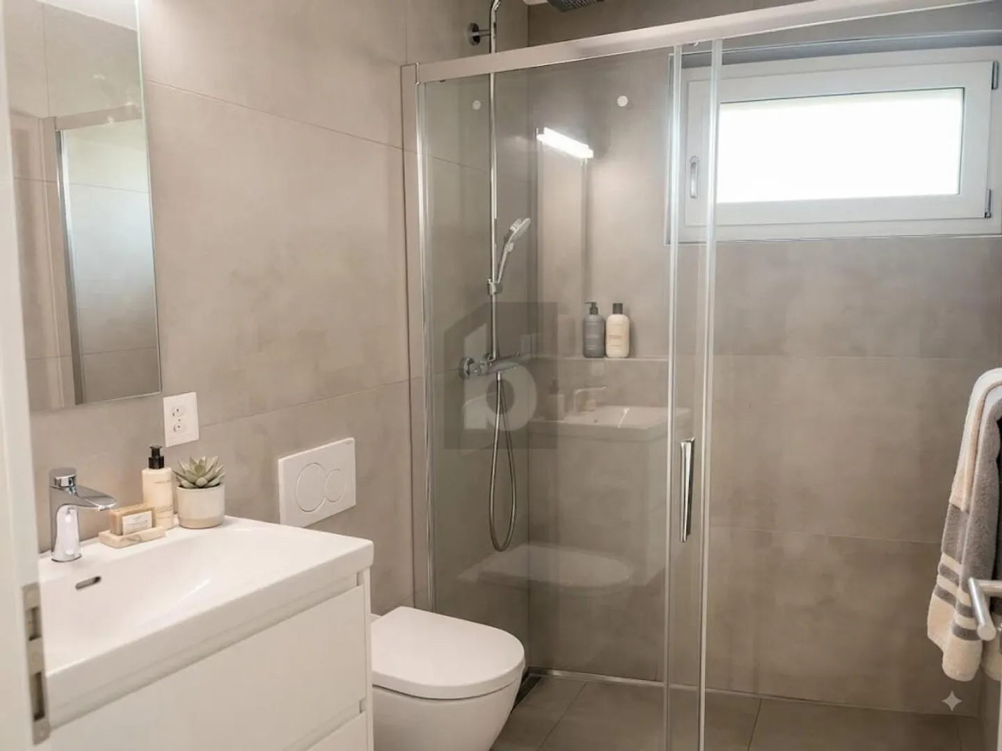 ELEGANT AND BATHE IN LIGHT - Photo 4 of 6