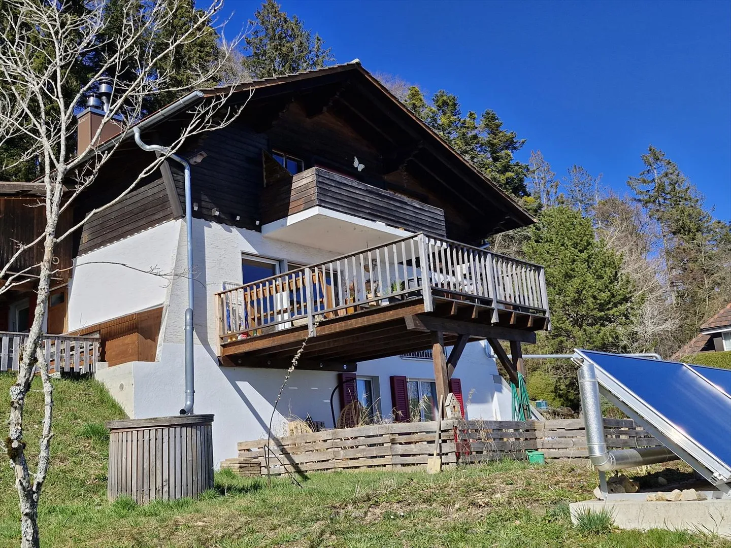 Villa familiare al confine della foresta - Foto 2 di 11