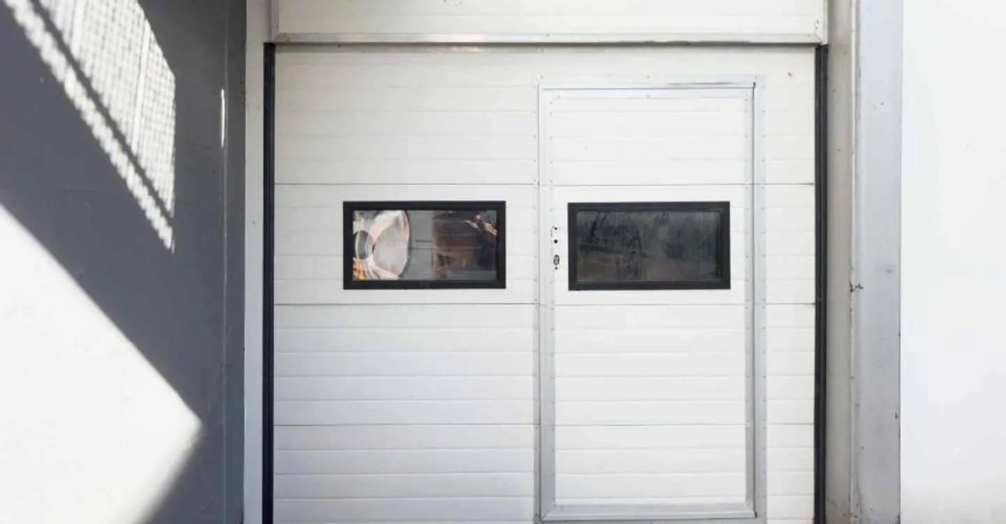 MULTIFUNCTIONAL BUILDING OF 3 LEVELS IN MEYRIN - Photo 9 of 13